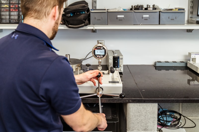 Hydraulic Deadweight Tester